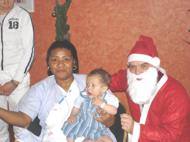 <b><span style='background-color:white'>Le Père Noël au CCML le 23 décembre 2005</span></b>