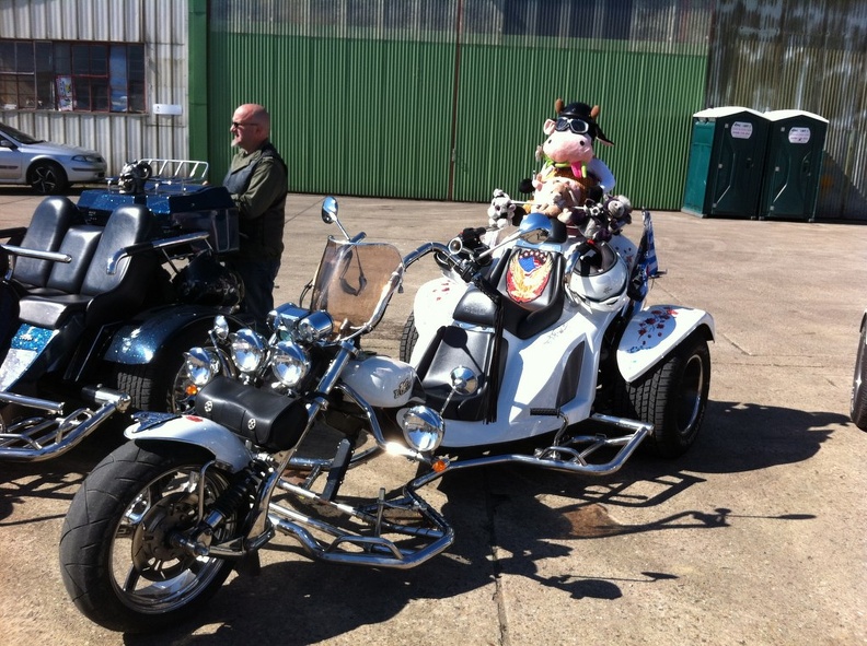 2013_mai_simon_motorcycle_day_14.JPG