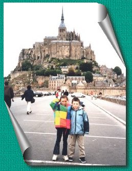 Galle et Adrien devant le Mont Saint Michel