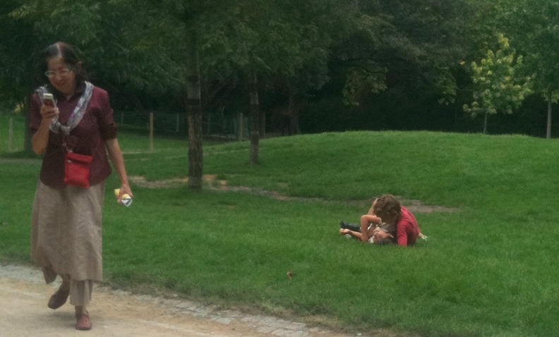 2011_juillet_parc_monceau_sandrine_family_53.JPG